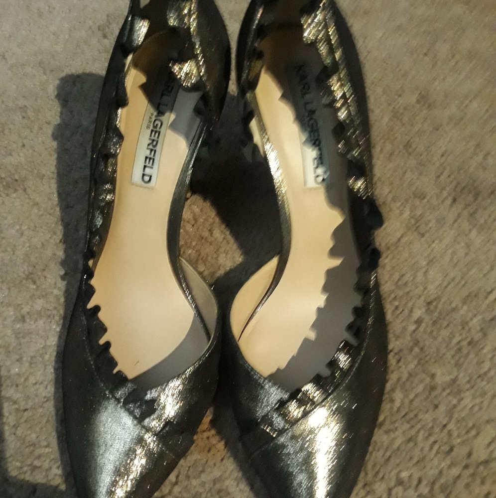 Karl Lagerfeld Metallic bronze Adra Ruffle Pumps